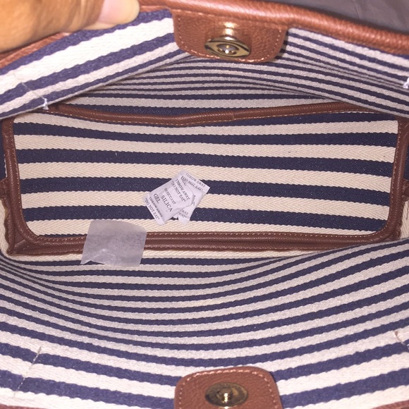 Over the shoulder bag with zippers makeup bag. - Picture 2 of 2